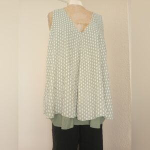 LOFT Green and White Sleeveless Blouse